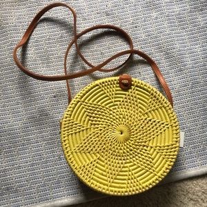 Round woven rattan purse